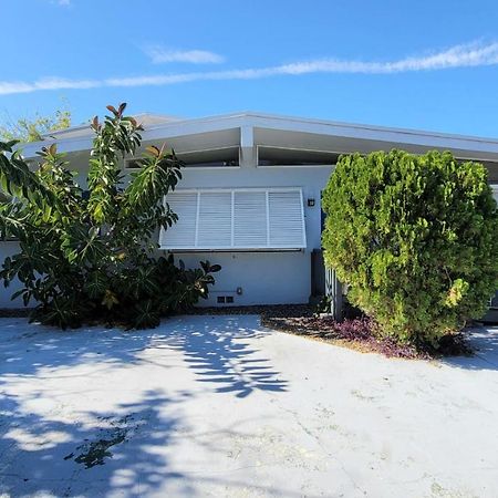 Beachway Inn Lantana Exterior foto